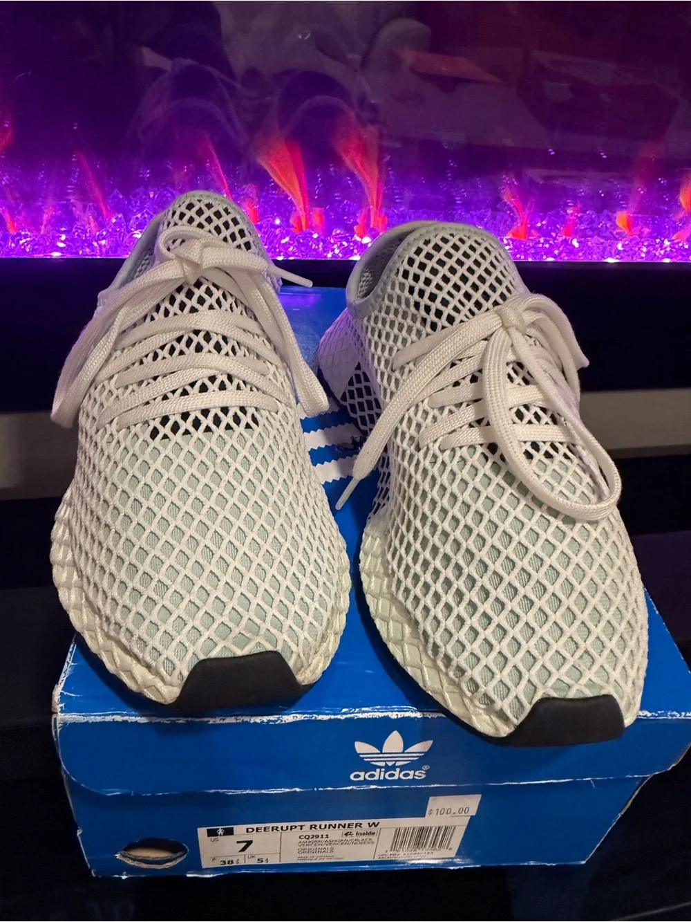 adidas Deerupt Runner W Sneakers in Off-White